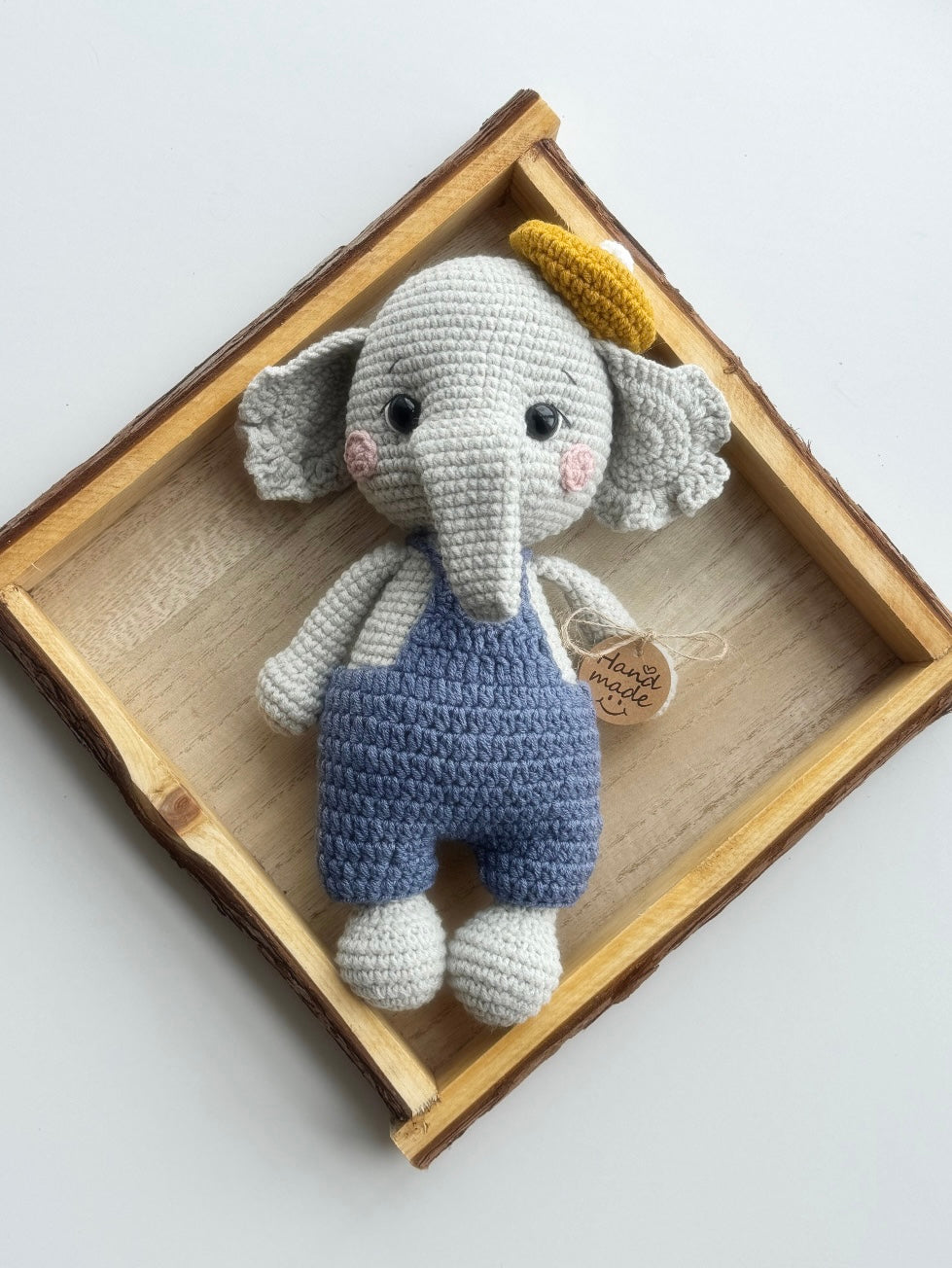 Crochet elephant