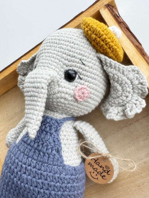 Crochet elephant